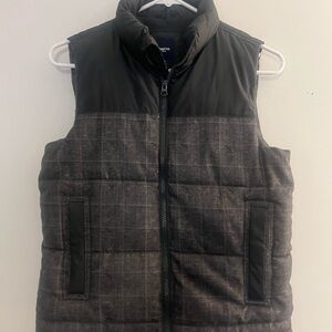 GAP Kids Black and Gray Checkered Puffer Winter Vest - Boys Size Medium